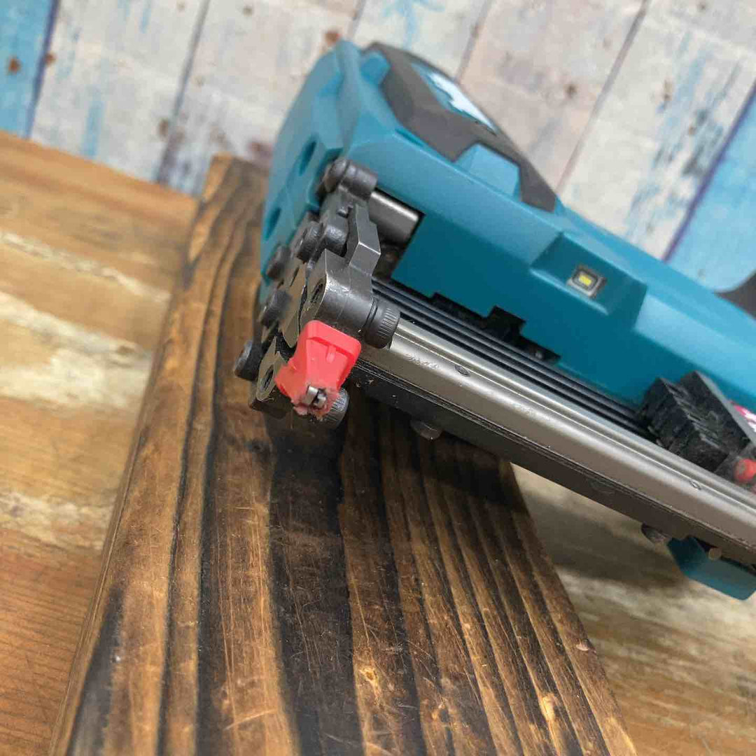 ◇マキタ(makita) 35mmコードレスピンネイラ PT001GZ【柏店】