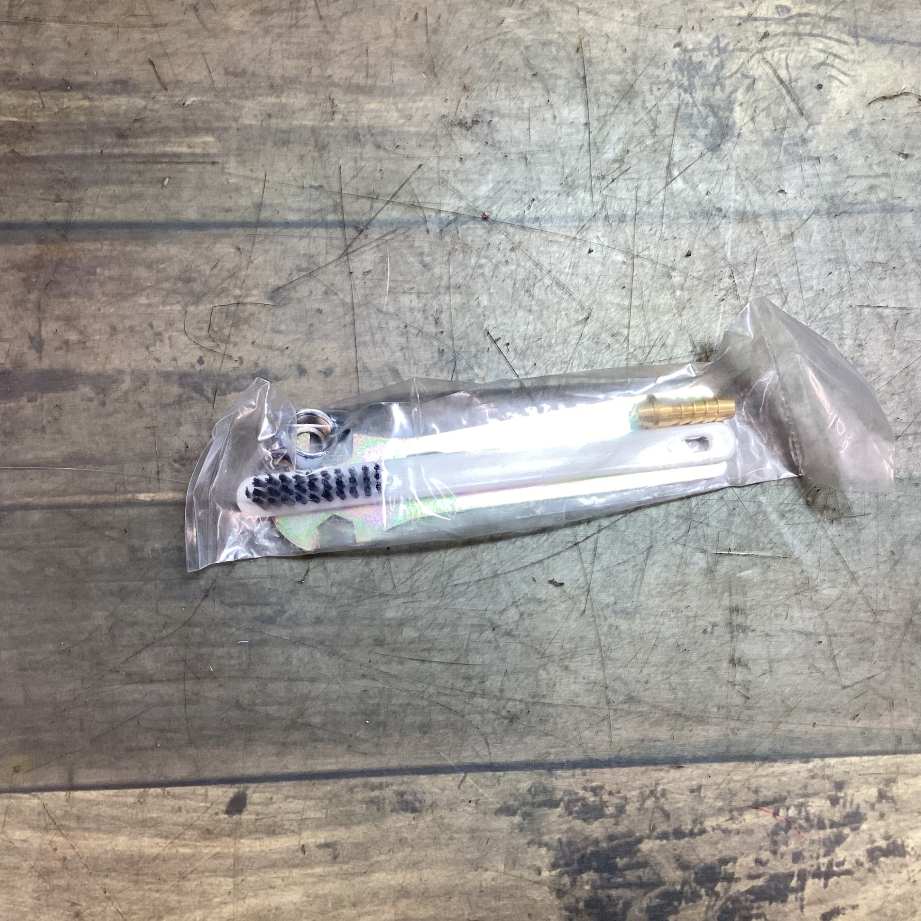 未使用品】アネスト岩田 小形スプレーガン(重力式) 口径Φ1.5mm W 未使用品】アネスト岩田 小形スプレーガン(重力式) 口径Φ1.5mm W