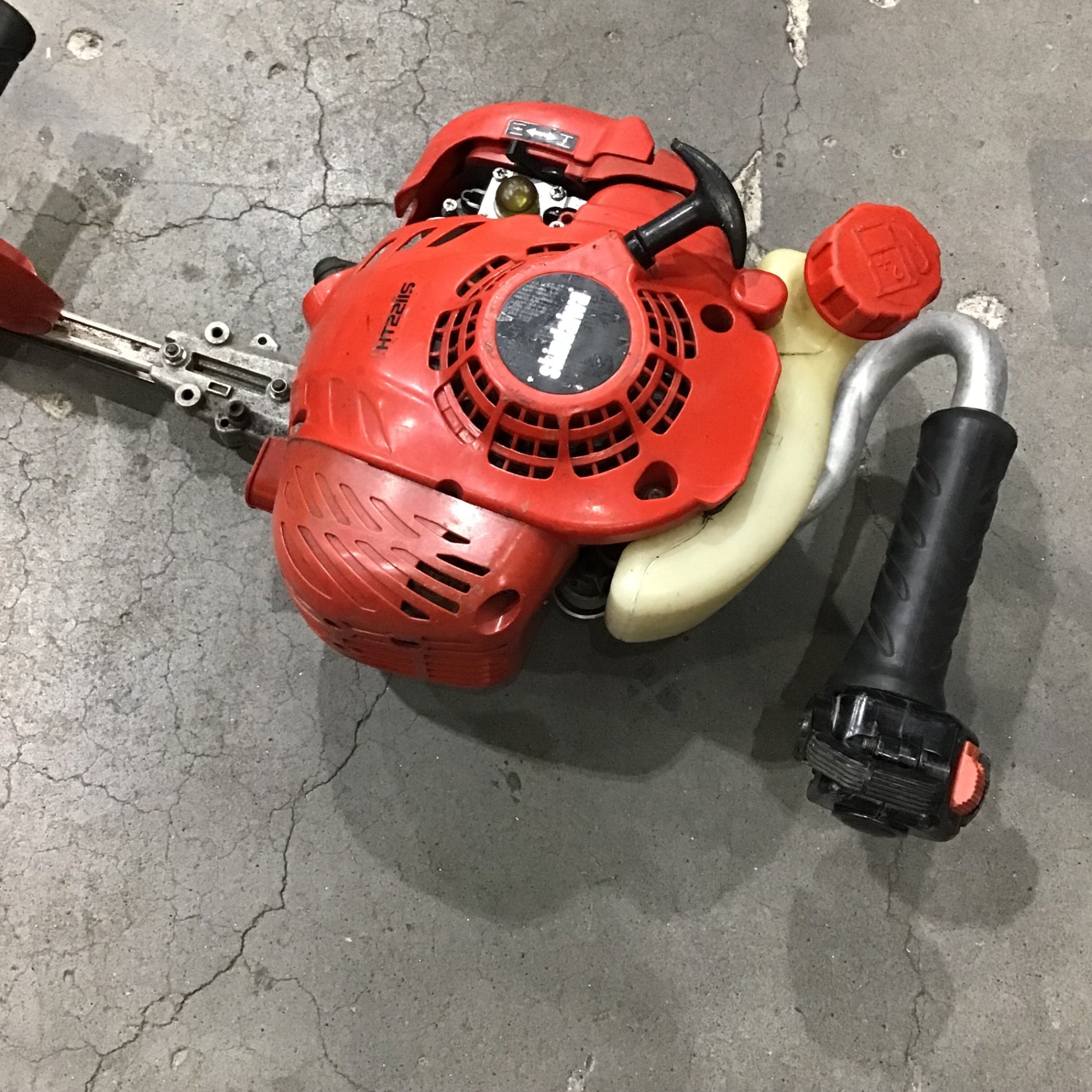 ▽新ダイワ ヘッジトリマー HT2211S-1000B【川口店】 – アクトツール