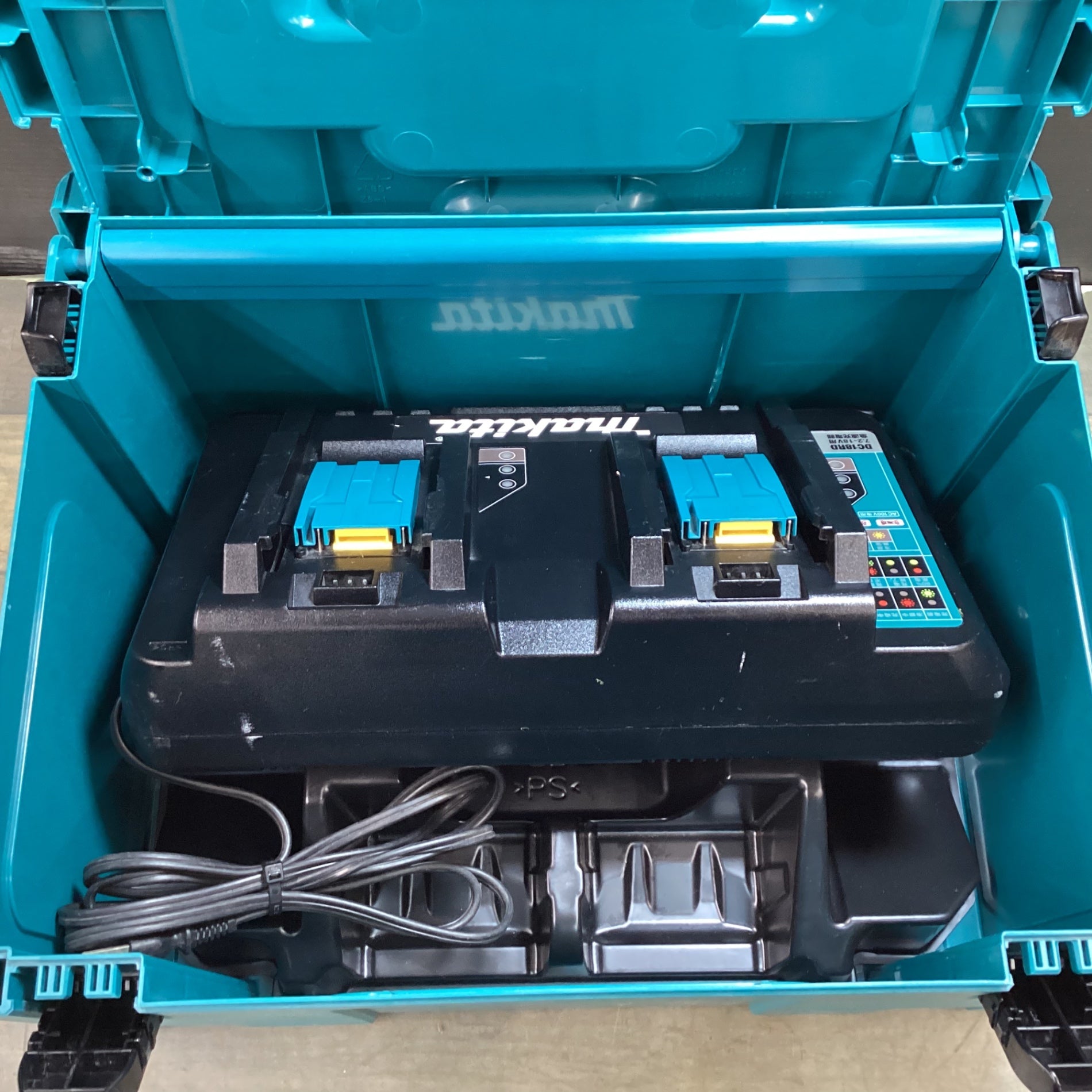 マキタ(makita) 2口急速充電器 DC18RD 【東大和店】 – アクトツール