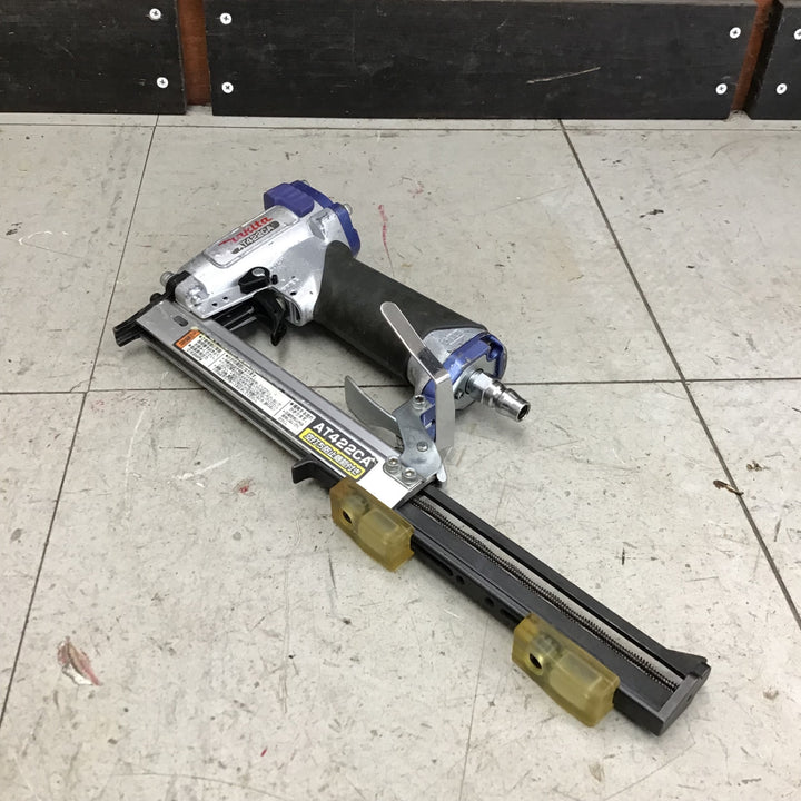 【中古品】 マキタ/makita 常圧軽天タッカ AT422CA 【鴻巣店】