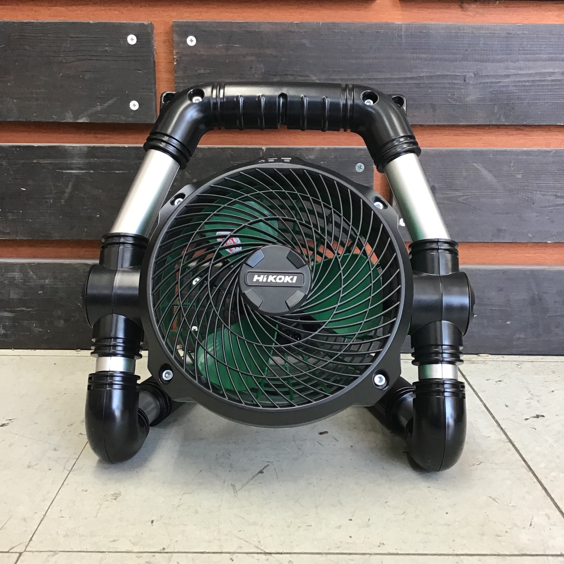 美品 日立 HI KOKI コードレスファン UF 18DSDL(NN) バッテリー 充電器