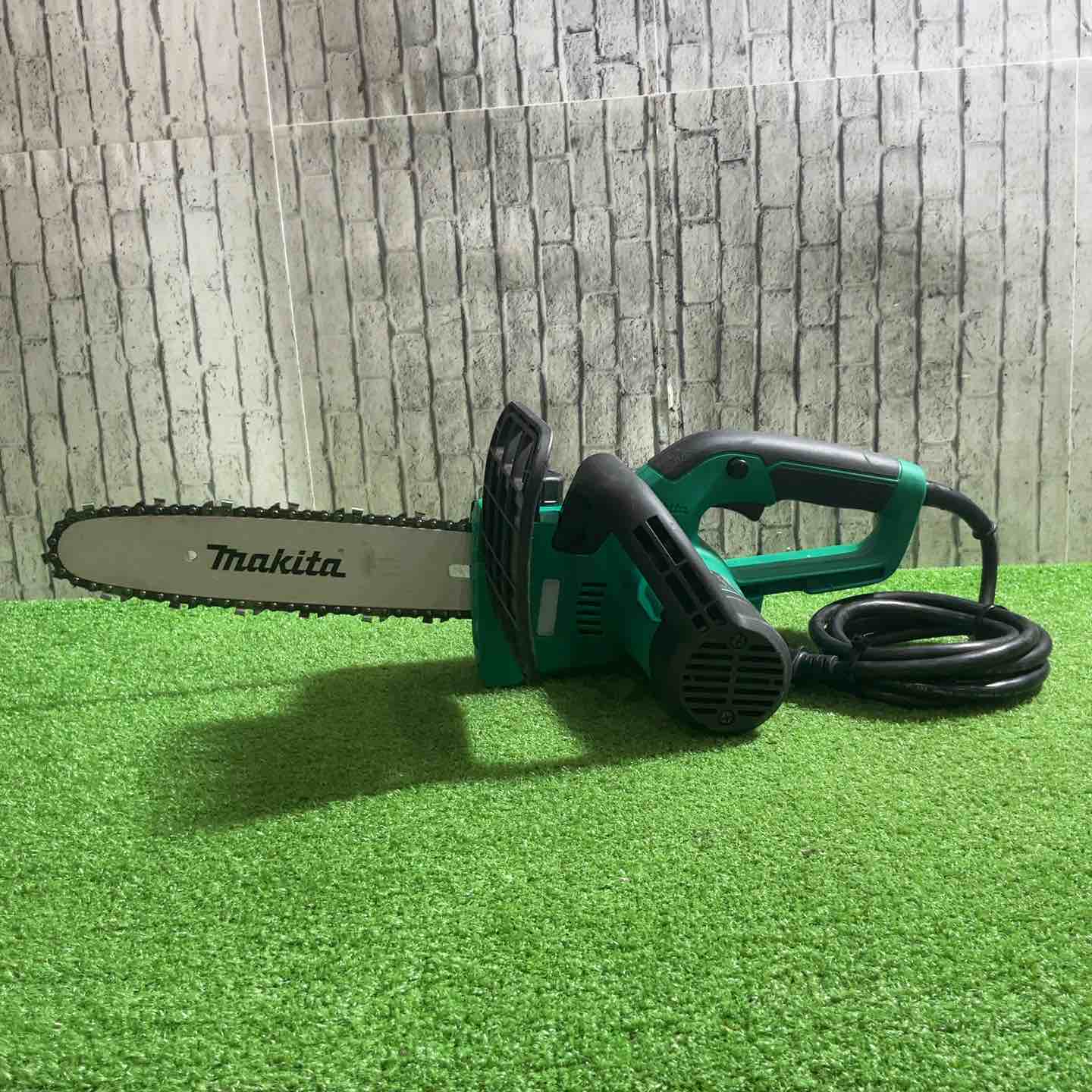 ◇マキタ(makita) 電気チェンソー ガイドバー長さ250mm M502 動作確認