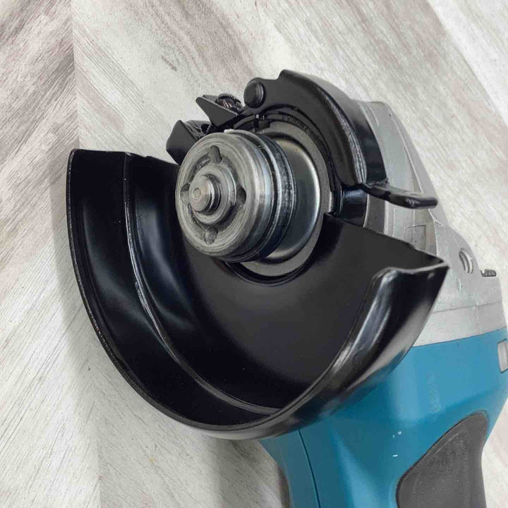 ☆マキタ(makita) コードレスディスクグラインダ GA402DZ【越谷店】