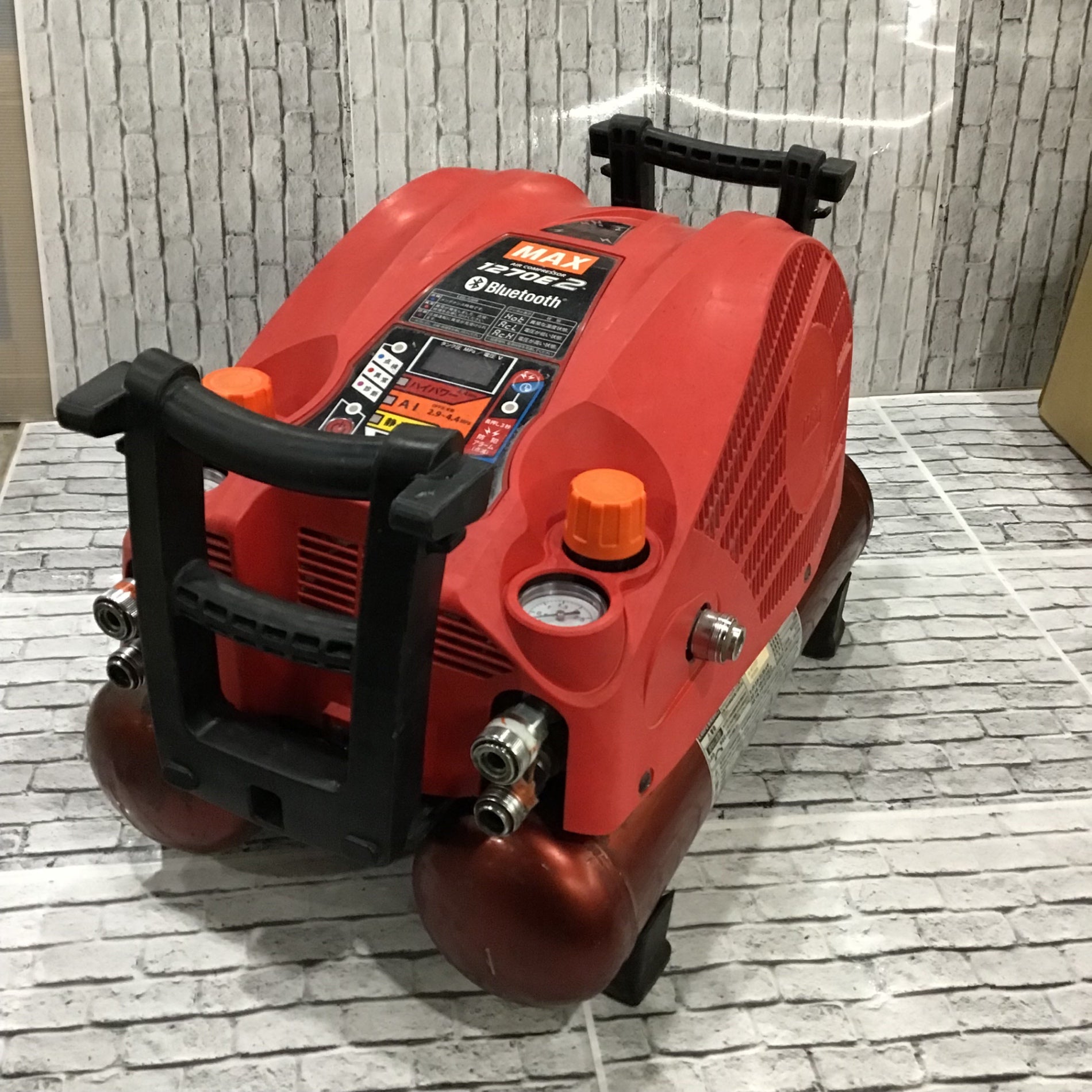 MAX スーパーエアコンプレッサー AK-HH1270E2 レッド 中古 マックス
