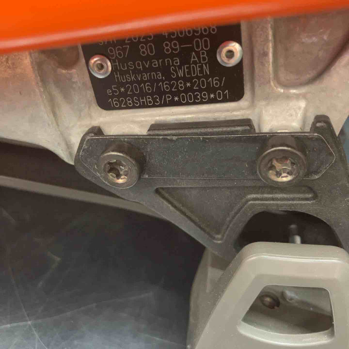 【美品】ハスクバーナ(Husqvarna) エンジンカッター K770 ブレードサイズ12インチ(300ｍｍ)【川越店】