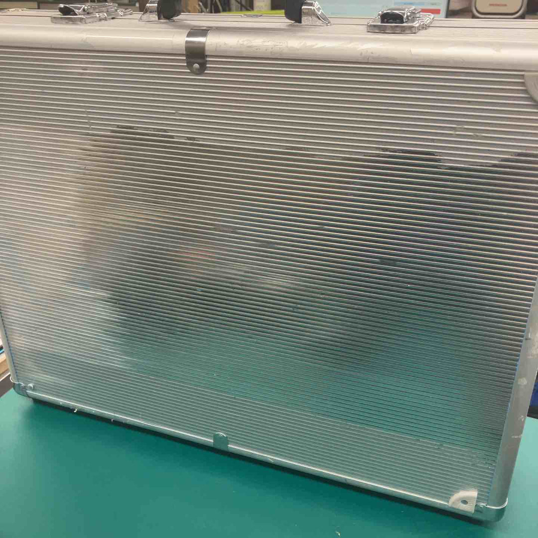 IZUMI 充電式油圧圧着工具 REC-LI16　14.4Vバッテリー2個、充電器、コマ14組(写真を確認してください)付属【戸田店】