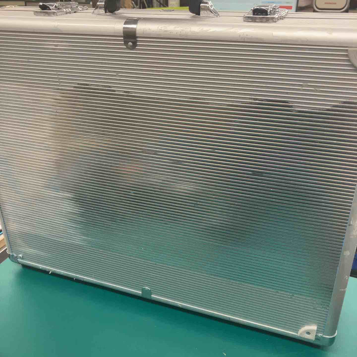 IZUMI 充電式油圧圧着工具 REC-LI16　14.4Vバッテリー2個、充電器、コマ14組(写真を確認してください)付属【戸田店】