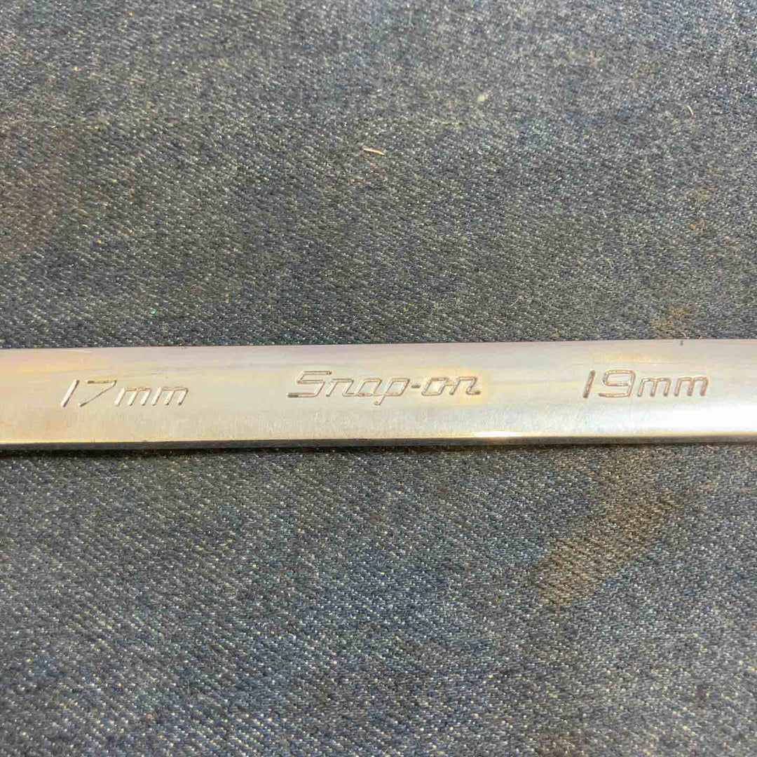 ◇スナップオン(Snap-on) ストレートメガネレンチ 0° オフセットヘッド 12ポイント ロングハンドル サイズ:17-19mm XDHFM1719【八潮店】