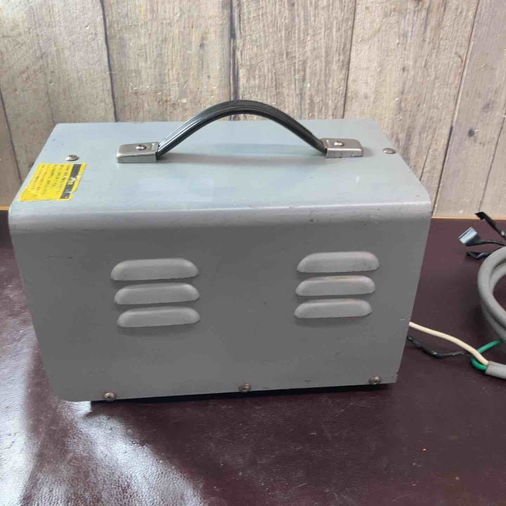 【中古品】育良精機(IKURA) ポータブルトランス PT-30T 昇降圧兼用【東大和店】