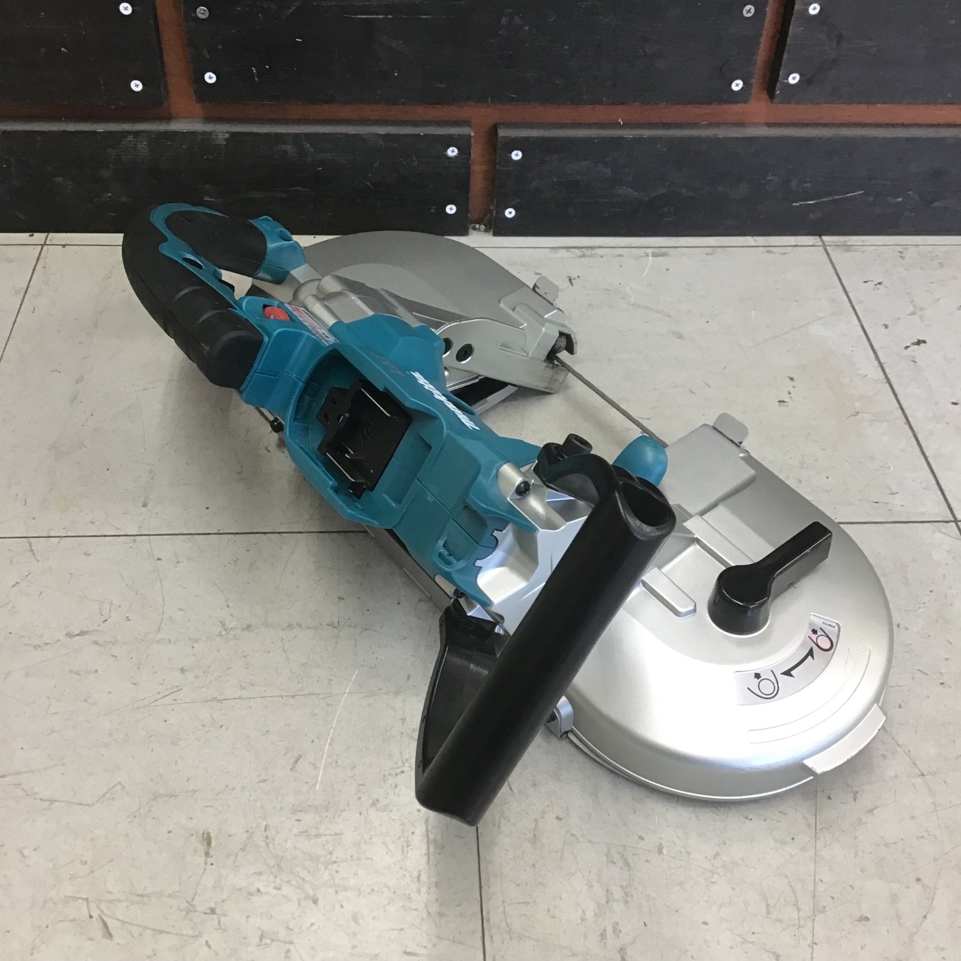 中古品】 マキタ/makita コードレスバンドソー PB180DZ 【鴻巣店】 – アクトツールオンラインショップ