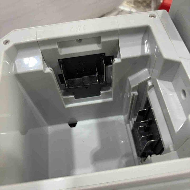 ★マキタ(makita) コードレス冷温庫 CW003GZO【川口店】