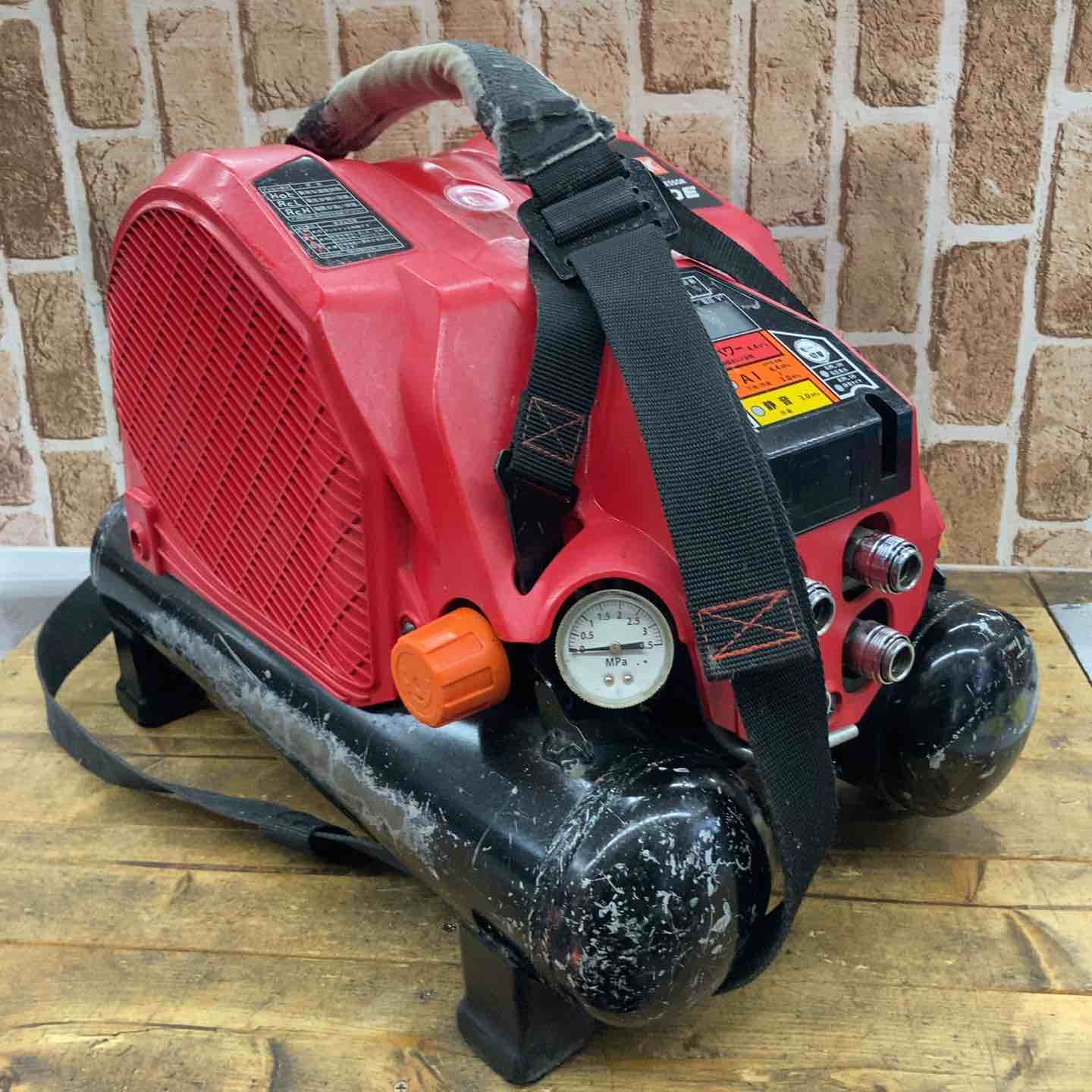 引取限定 戸畑本店】MAX 高圧コンプレッサー 中古品 AK-HH1110E 両口高圧 引取限定 戸畑本店】MAX 高圧コンプレッサー 中古品 AK-HH1110E 両口高圧