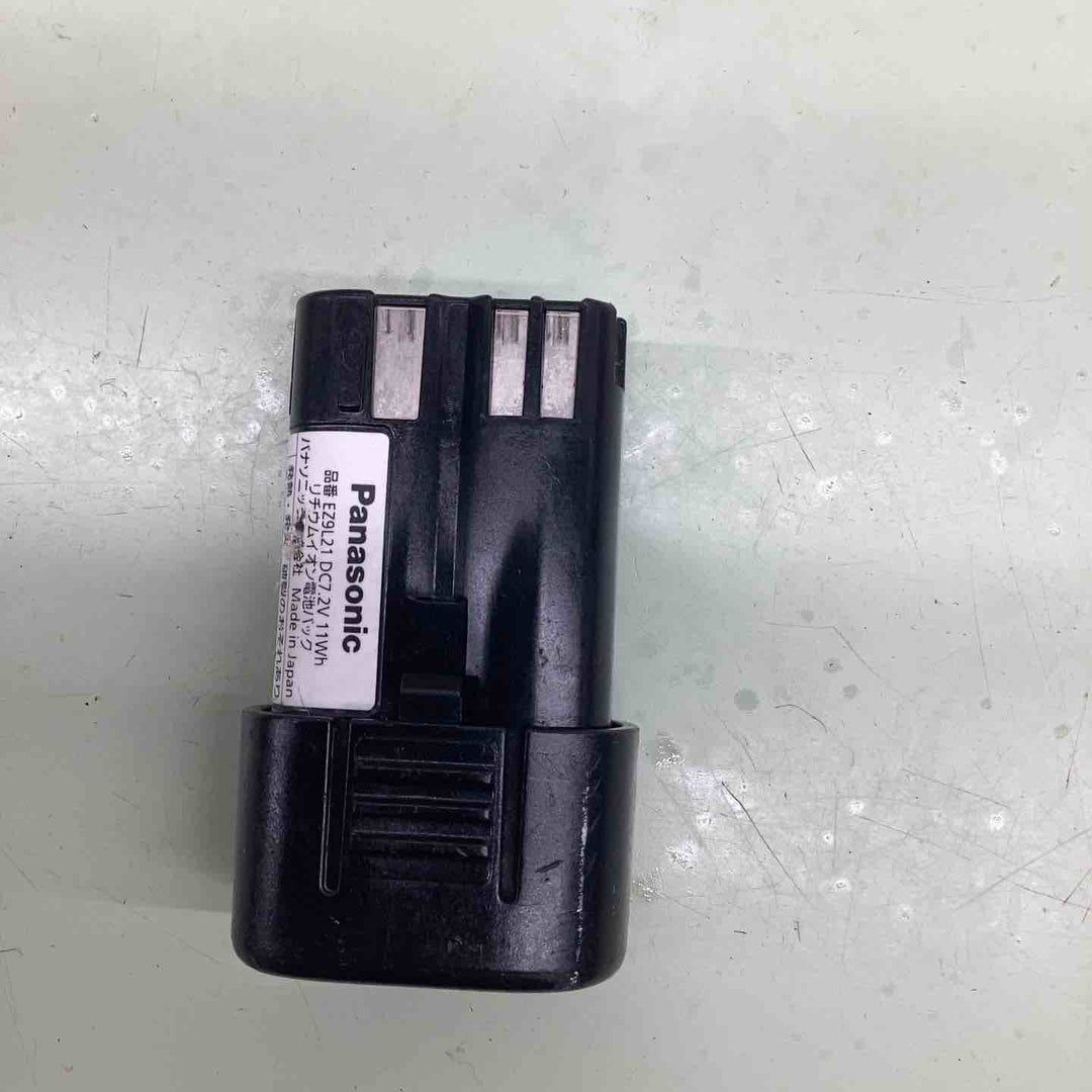 ◇パナソニック(Panasonic) 充電スティックインパクトドライバー 7.2V  レッド EZ7521X-R【越谷店】