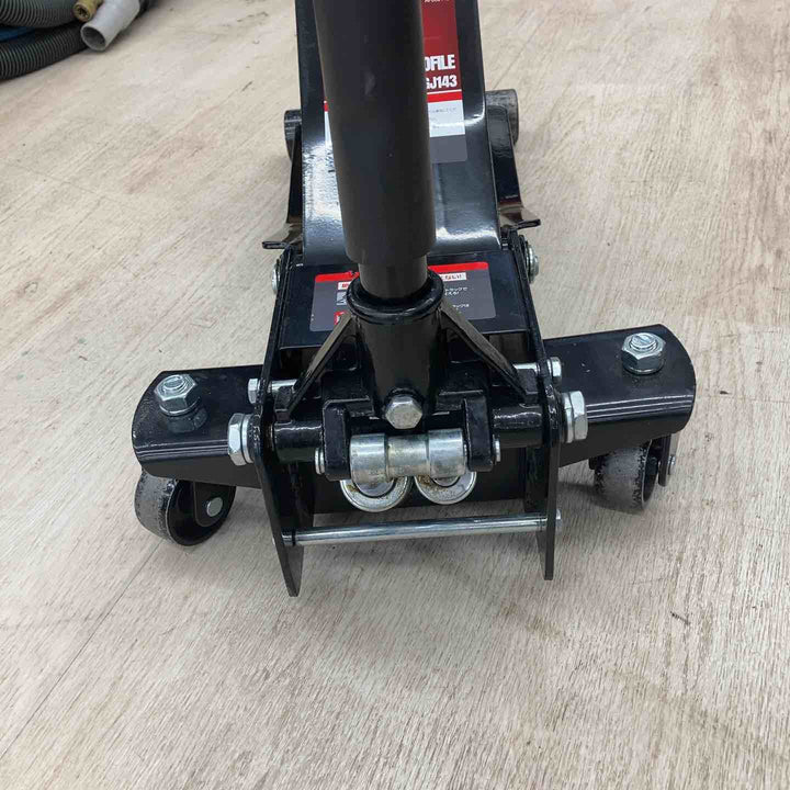 【店頭受取り限定】【アストロプロダクツ】AP 2TON 超低床ガレージジャッキ GJ143【川越店】