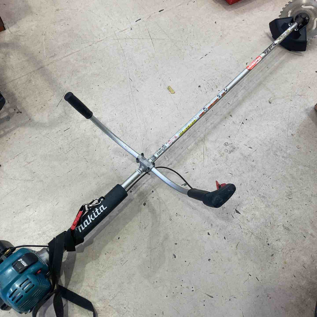 店頭受取り限定】◇マキタ(makita) エンジン刈払機 4ストエンジン U 