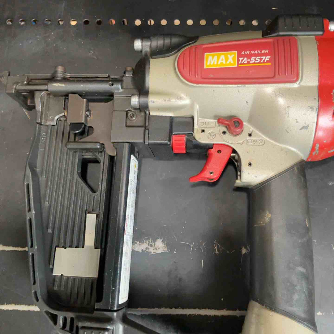 マックス MAX 常圧フロアタッカ TA-557F/957T フロア大工・内装・リフォームなどに使えます!! 中古品！【草加店】