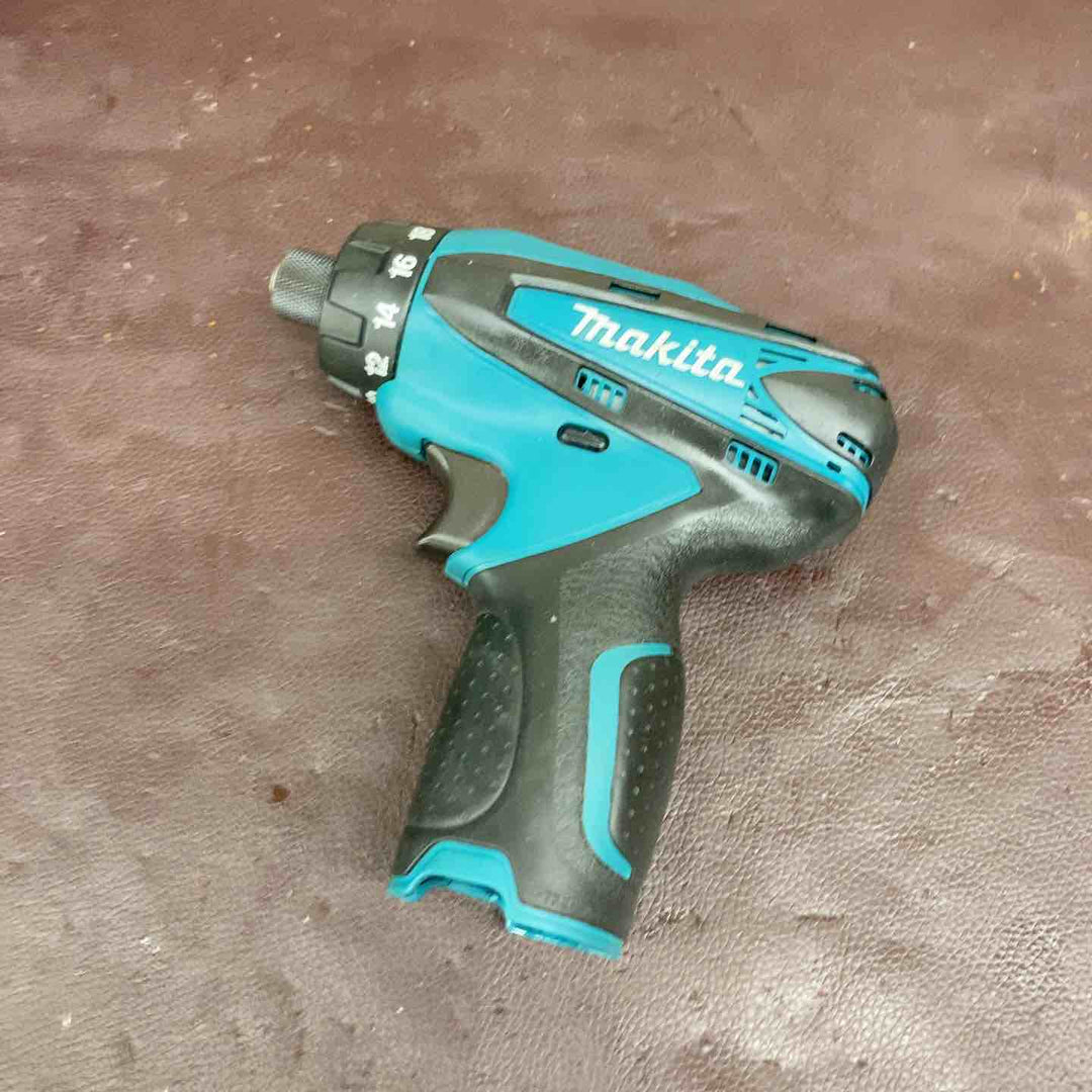 【中古美品】 マキタ(makita) コードレスドリルドライバー DF030DWX 【東大和店】