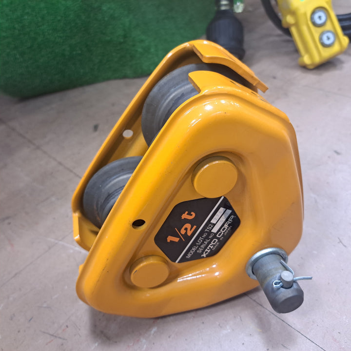 2010年製◇美品◇KITO キトー電動チェーンブロック490kg EF2F-84SG8928 200V チェーン長さ3ｍ トロリ付【草加店】