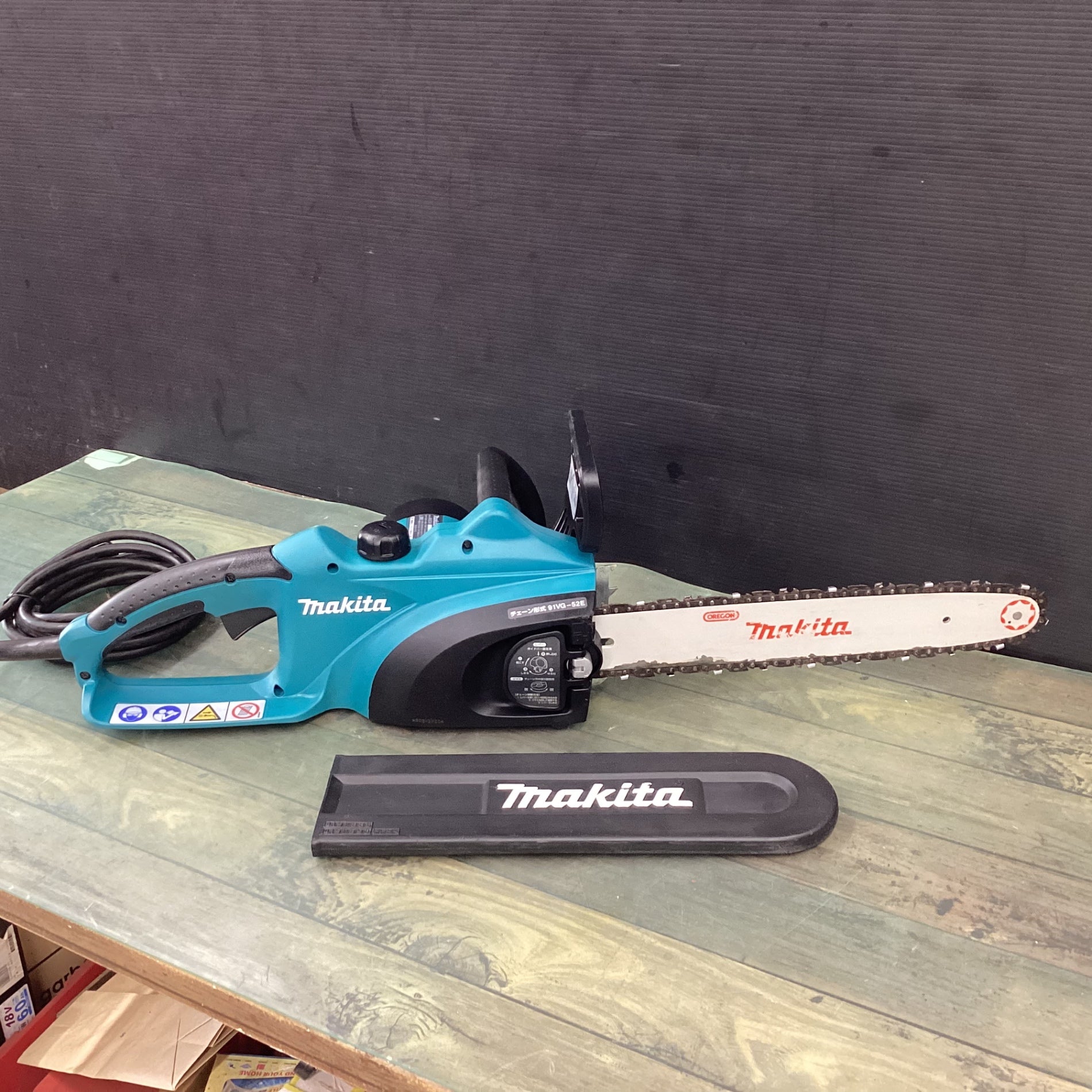 〇マキタ(makita) 電気チェーンソー 350mm MUC351 【東大和店 