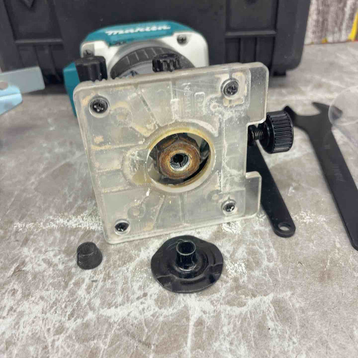 ★マキタ(makita) コードレストリマー RT50DZ【八潮店】