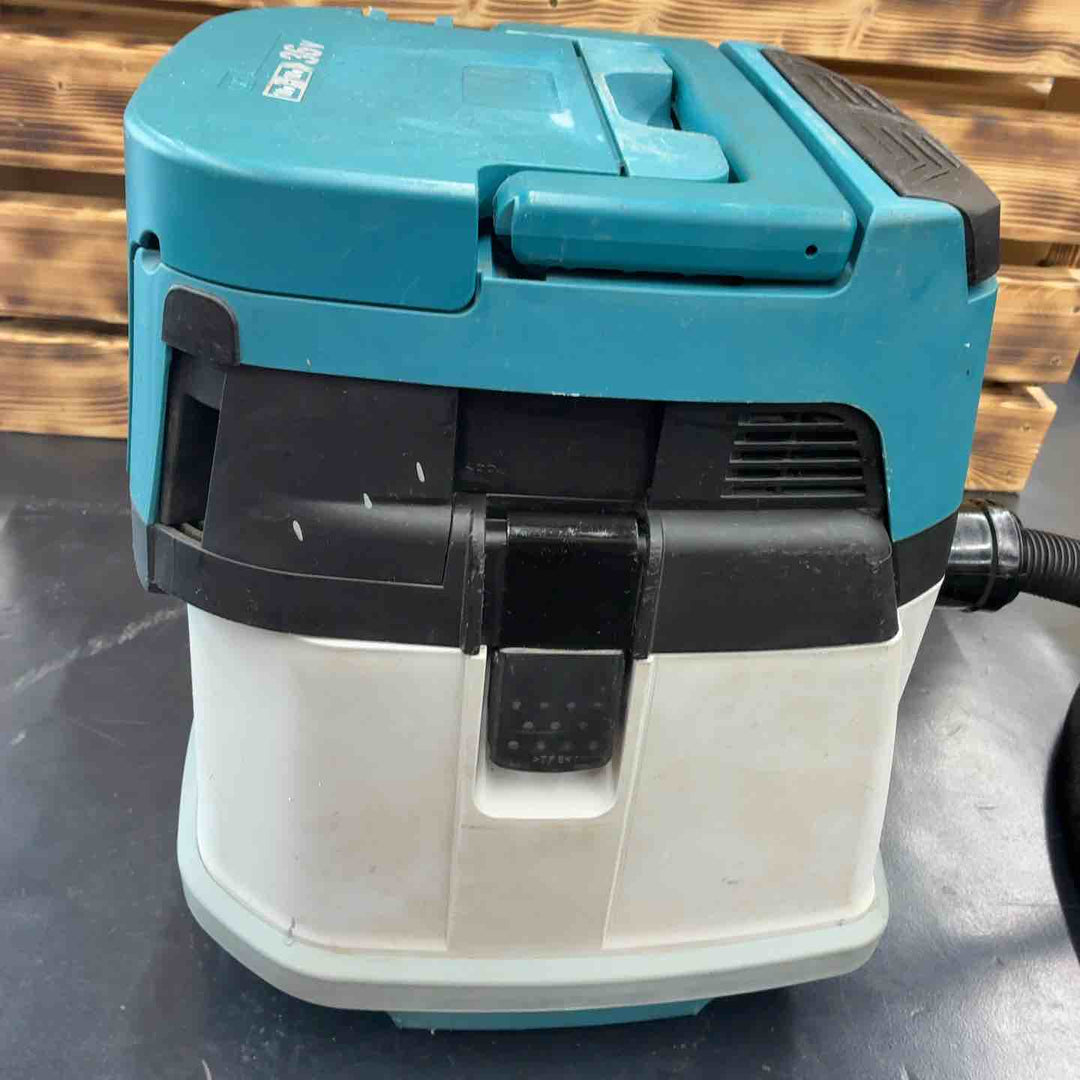 マキタ(makita) 粉じん専用 コードレス集じん機 VC157DZ【藤沢店】