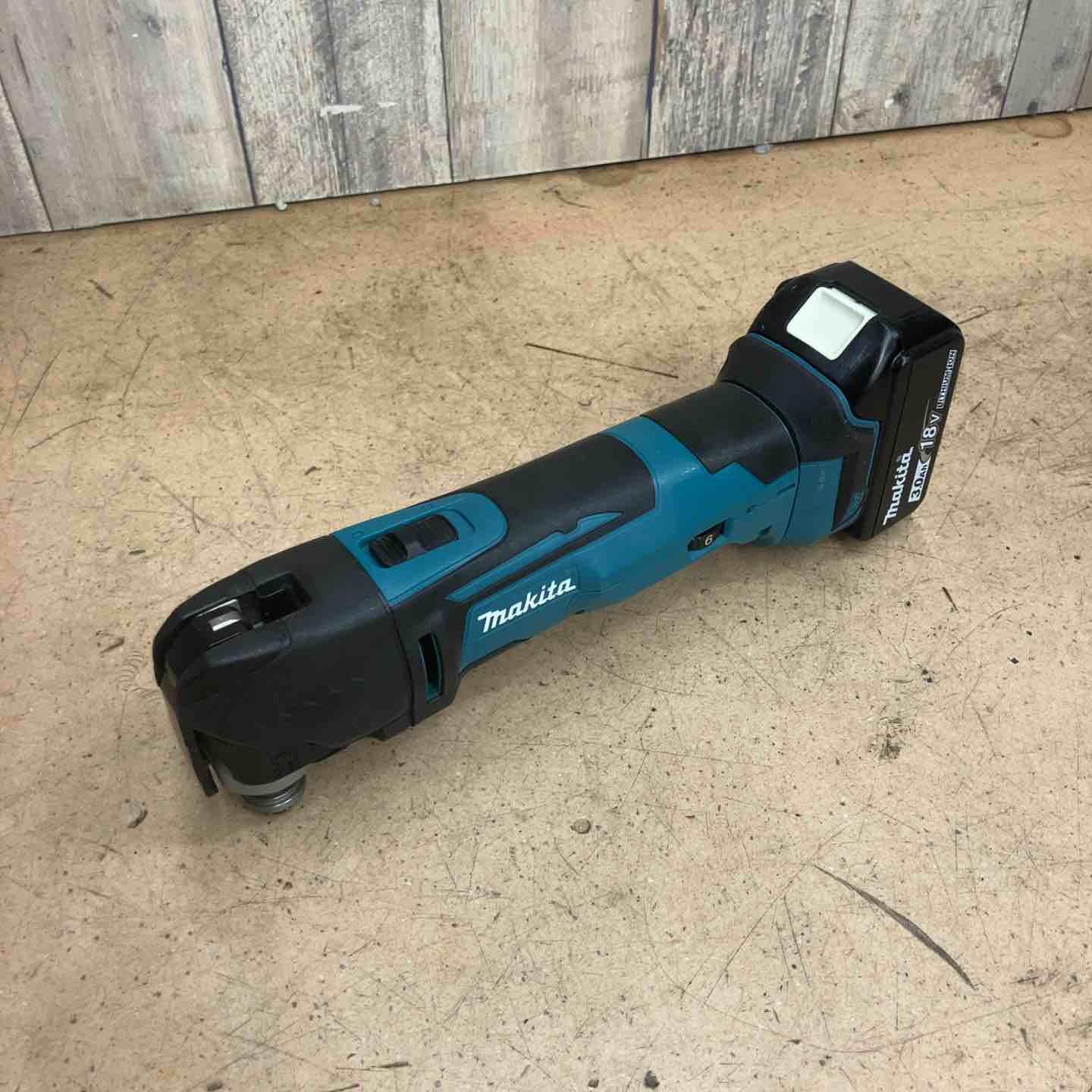 【中古品】マキタ(makita) コードレスマルチツール TM51DZ 18V バッテリー1個付属【東大和店】 中古品】マキタ(makita) コードレスマルチツール TM51DZ 18V