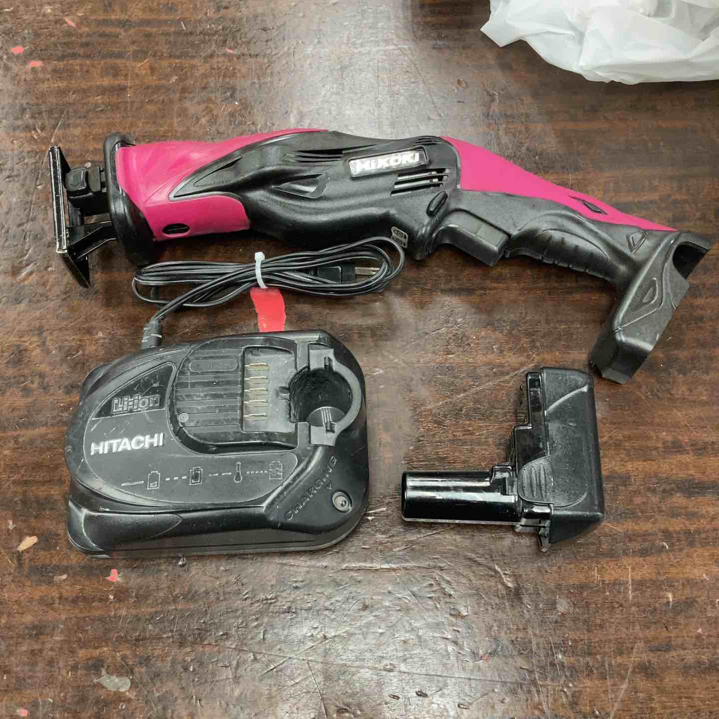 日立 CR14DSL 充電式セーバーソー【野田愛宕店】【店頭取引限定】【中古】管理番号：IT1OYJWSM5BC HiKOKI(日立工機) CR14DSL(LSCK) 14.4V-3.0Ahコードレスセーバーソー