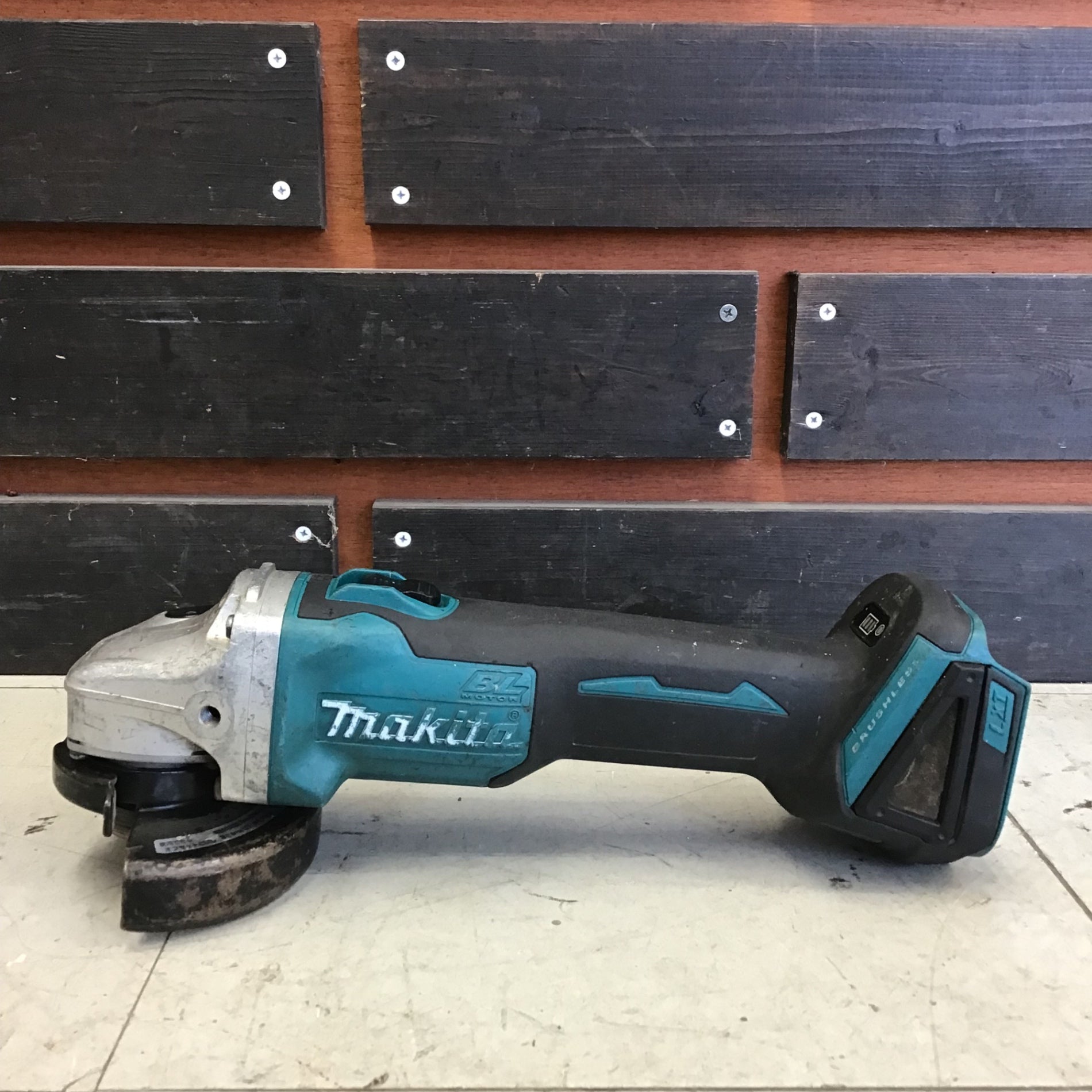 中古品】 マキタ/makita 100mmコードレスディスクグラインダ GA404DZN (GA404DN) 【鴻巣店】 –  アクトツールオンラインショップ