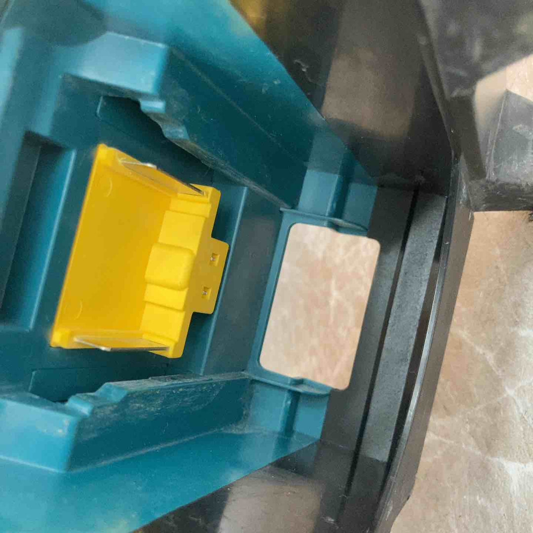☆マキタ(makita) コードレスファン CF203DZ 18V/14.4V対応【八潮店】