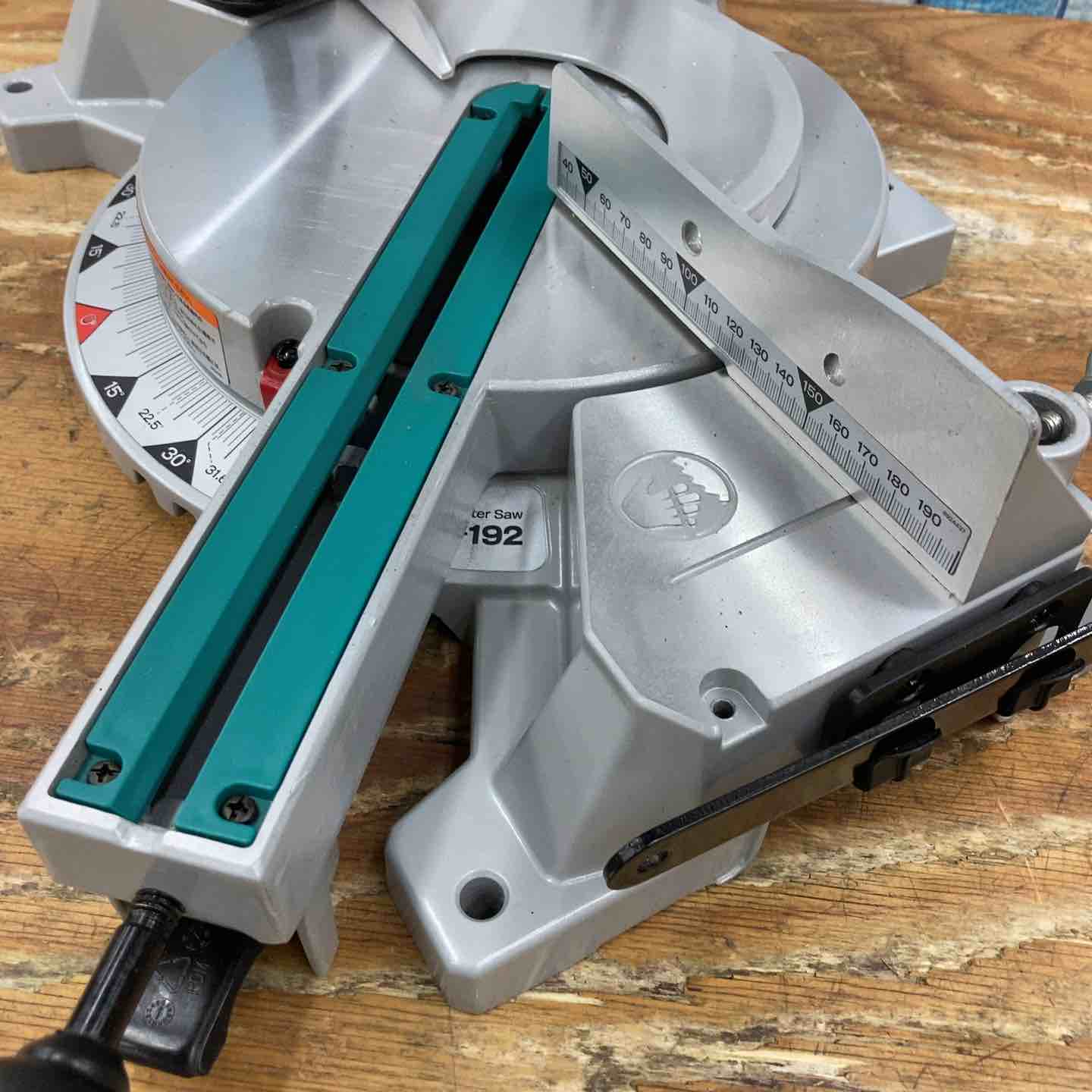 が*ー様 RYOBI スライド丸ノコ TSS-192 リョービ（RYOBI） 京セラ（リョービ）卓上スライド丸ノコ TSS-192 : P