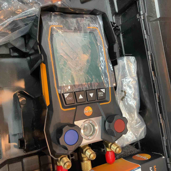 testo テストー デジタルマニホールド 550s ホース付き【八潮店】
