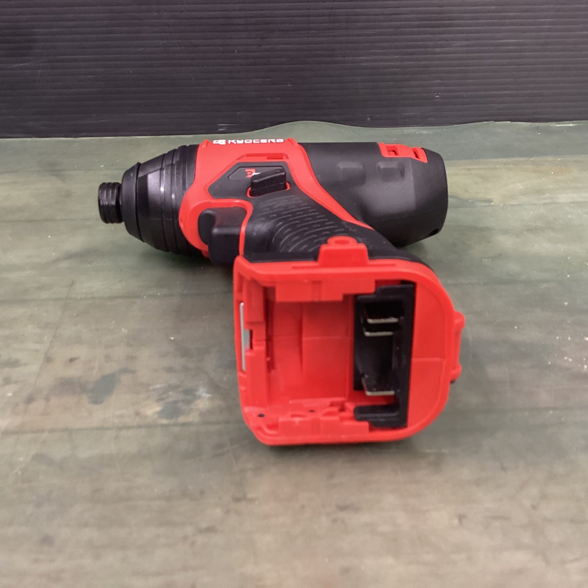 リョービ(RYOBI) コードレスインパクトドライバ BID-1110L1