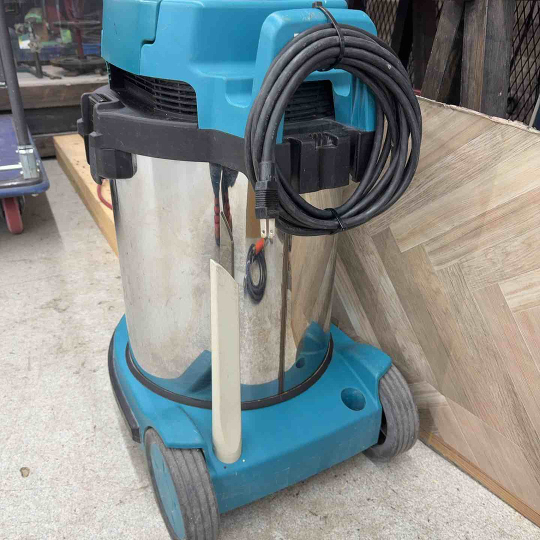 マキタ 集じん機 多分 VC3200 【八潮店】