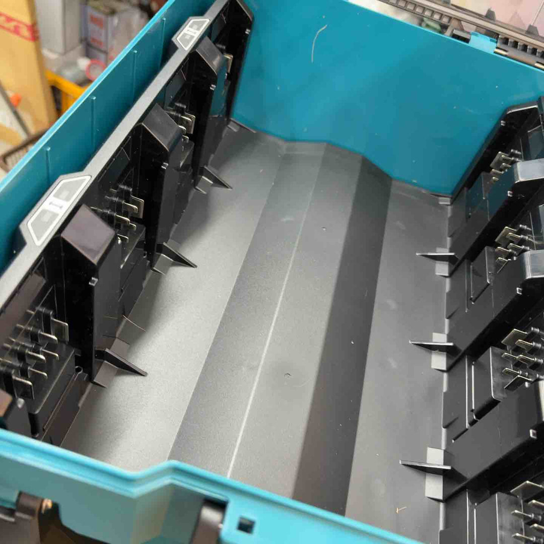 ★マキタ(makita) 多口充電器 BCC01 A-78346【八潮店】