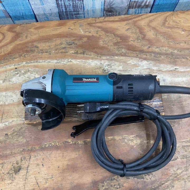 ☆マキタ(makita) 100mmディスクグラインダ 9533B【柏店】