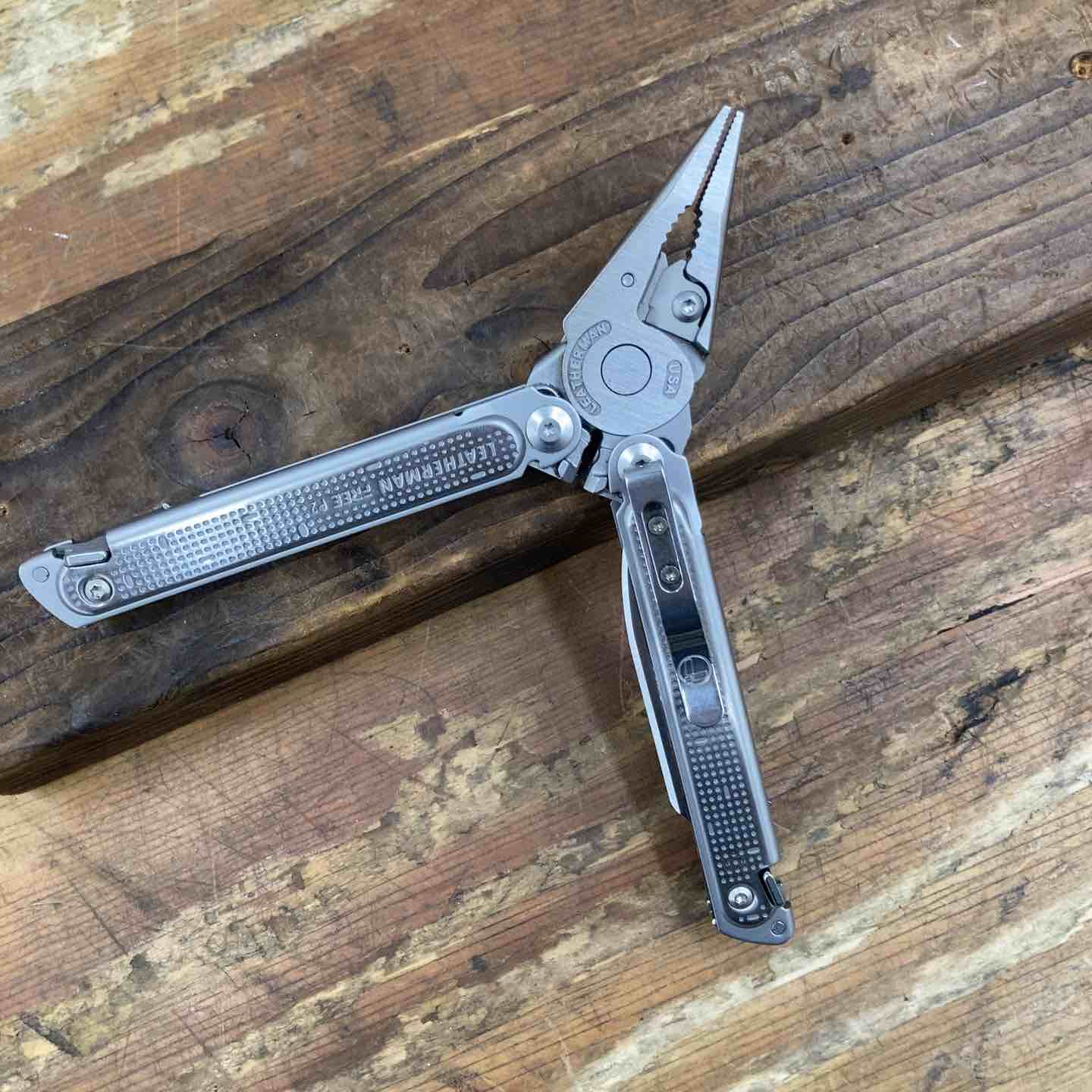 ▽LEATHERMAN 十徳ナイフ マルチツール ケース付き【柏店】 – アクト