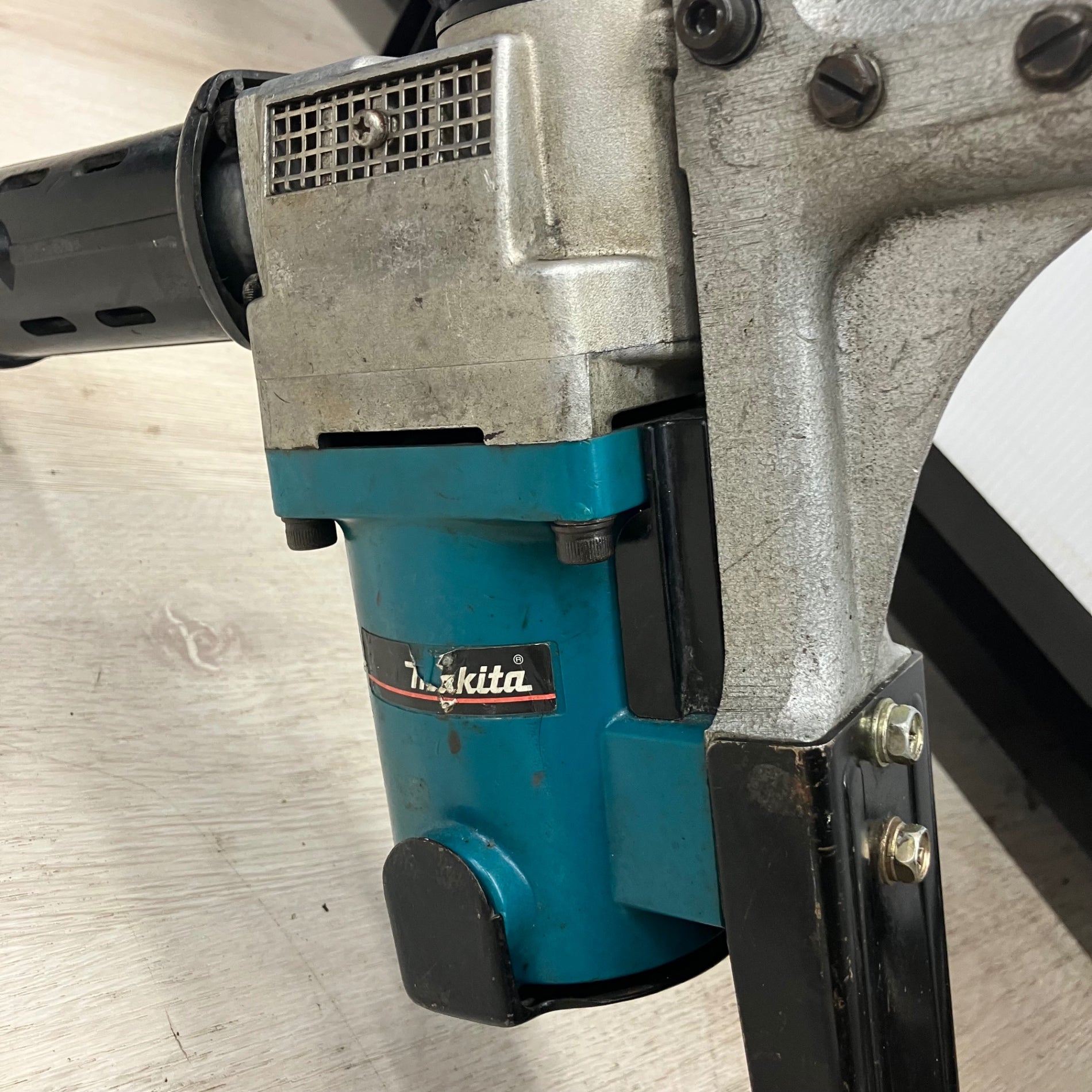 店頭受取り限定】☆マキタ(makita) 電動ケレン ロングハンドルタイプ
