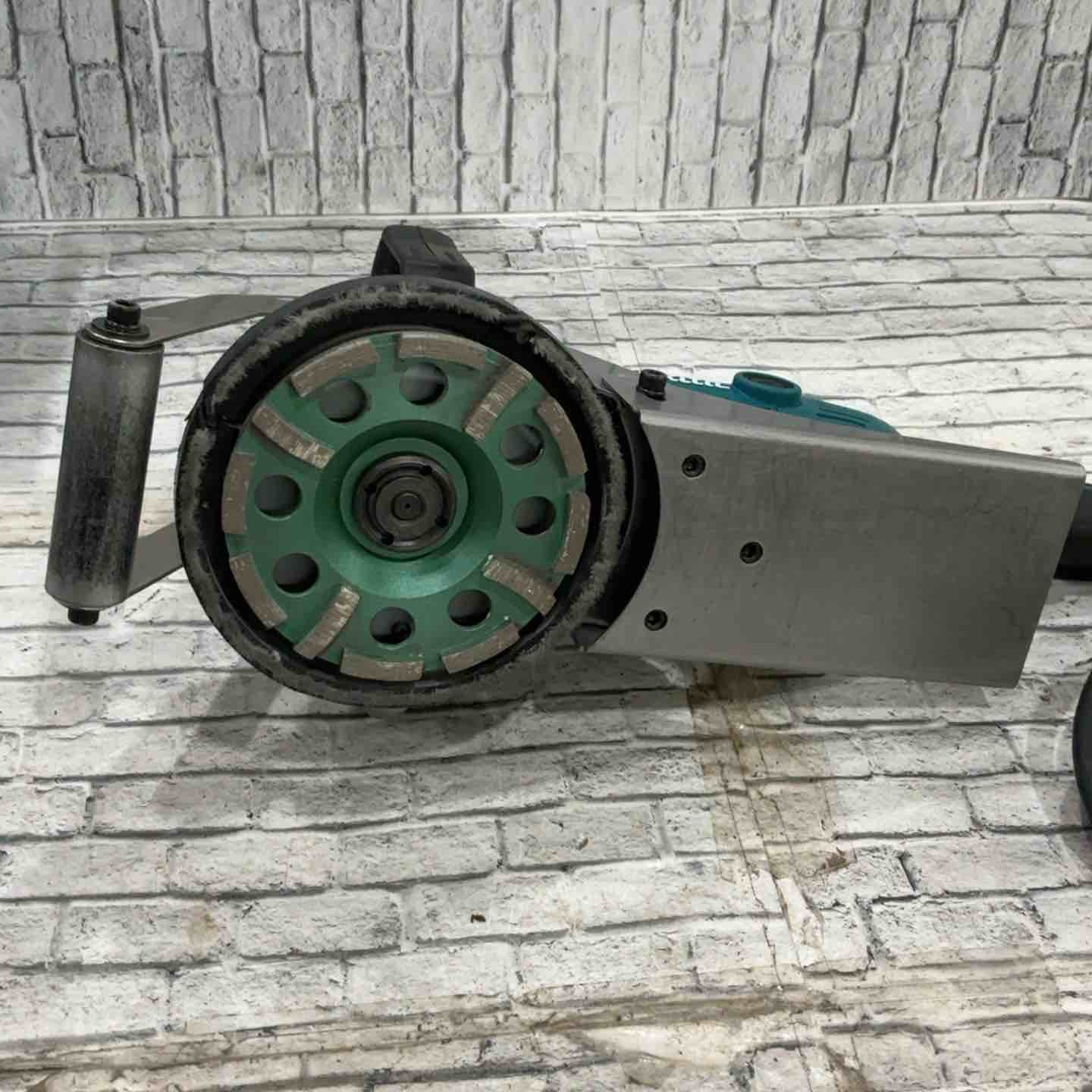 ☆マキタ(makita) 125mm電子コンクリートカンナ PC5001C【川口店