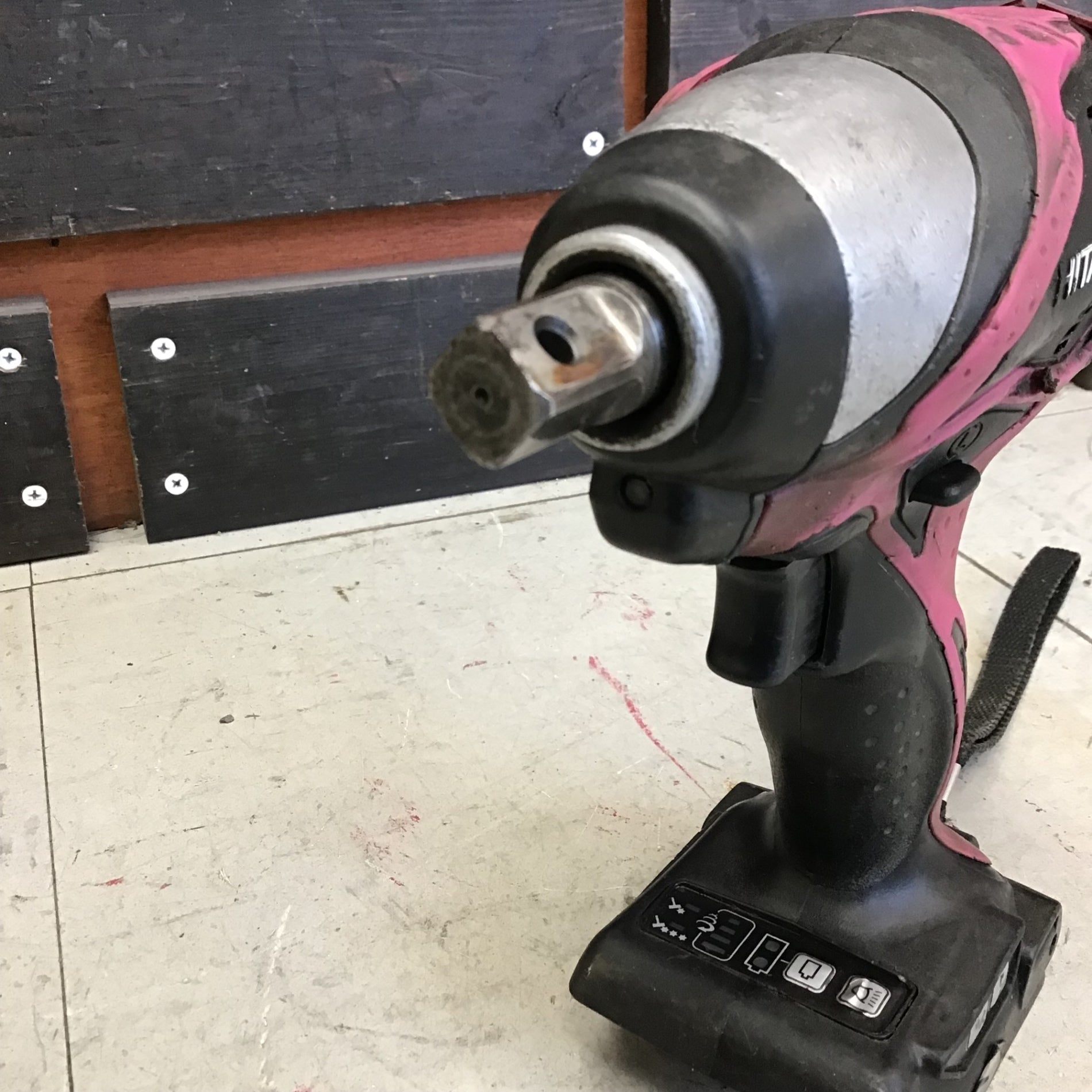 【中古品】 ハイコーキ/HIKOKI ※旧:日立工機 コードレスインパクトレンチ WR18DBDL(NN) 【鴻巣店】 中古品】 ハイコーキ/HIKOKI ※旧:日立工機 コードレスインパクトレンチ