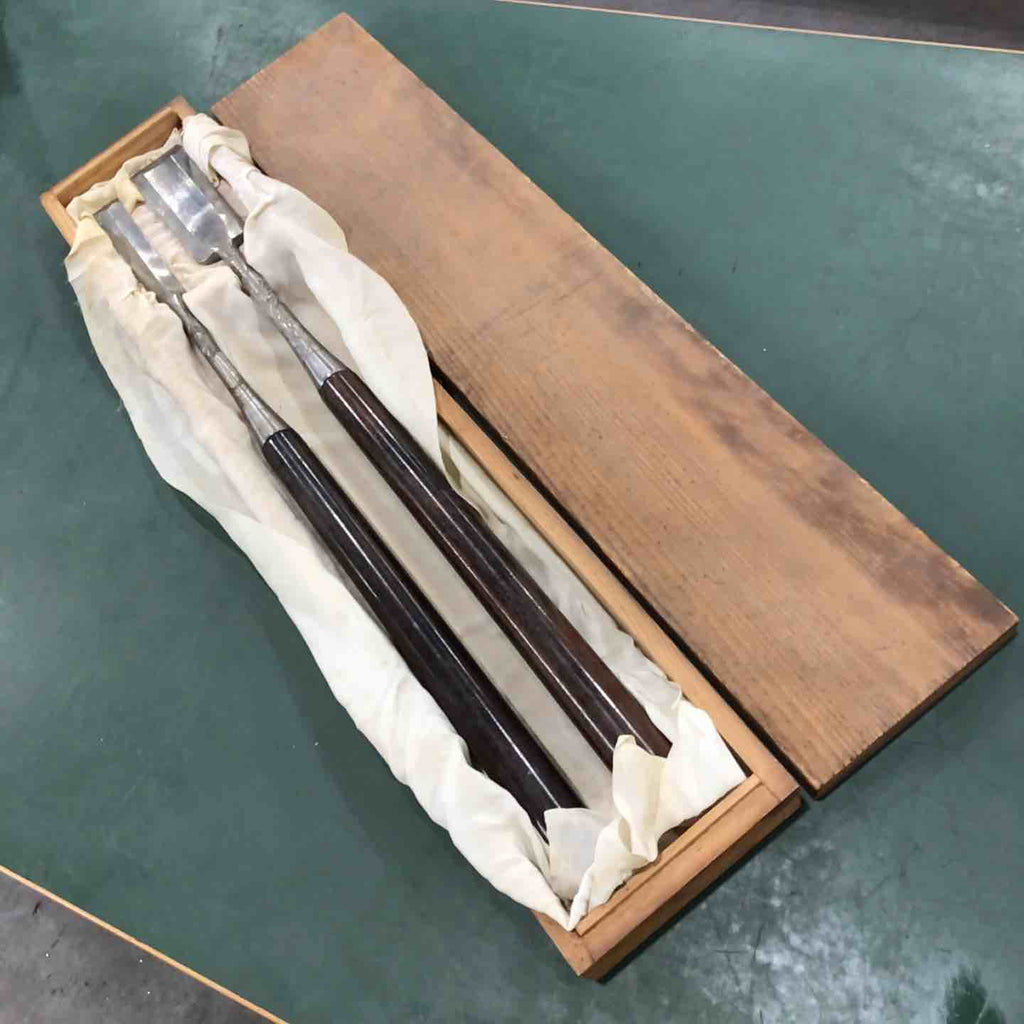 突き鑿 無銘 突き鑿 2本組 龍虎彫り 刃幅約24mm/48mm 桐箱付属【川口店