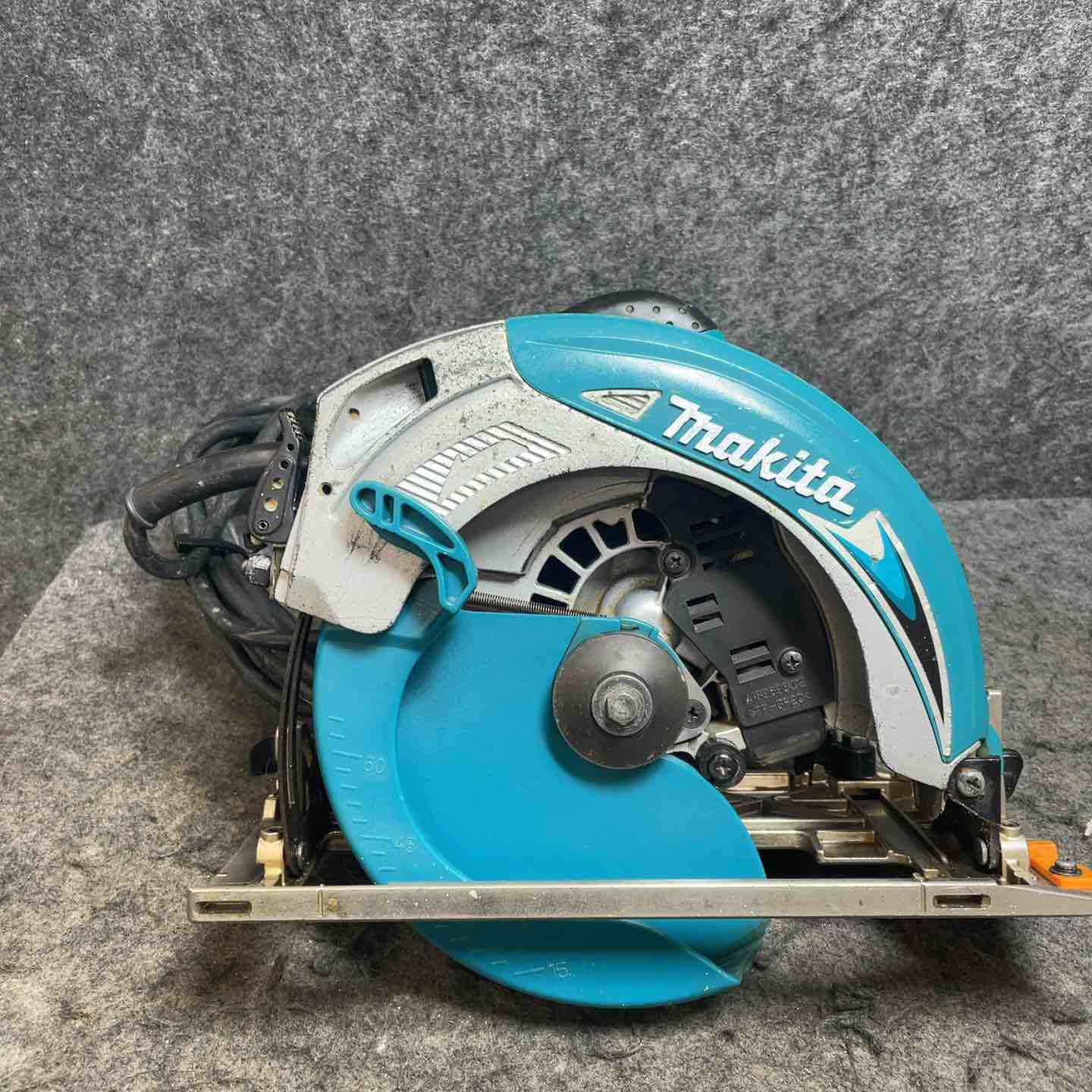 マキタ(makita) 丸のこ 5837BA【桶川店】 マキタ(makita) 丸のこ 5837BA【桶川店】 – アクトツールオンライン