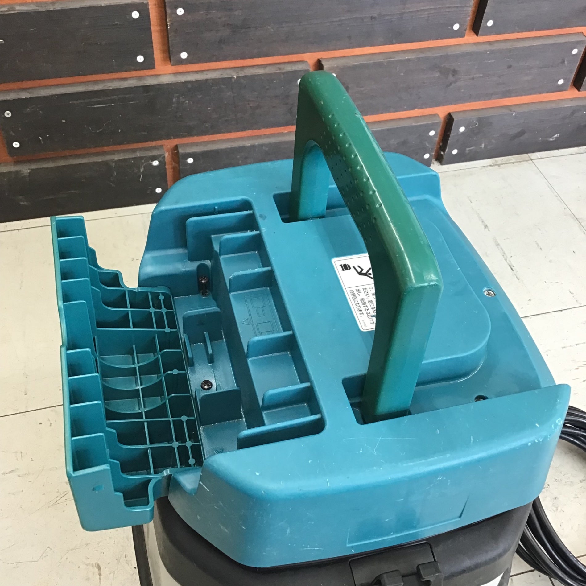中古品】マキタ/makita 集じん機 乾式 484(P) 【鴻巣店】 – アクト