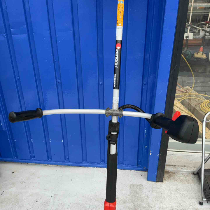 【中古品/店頭受取り限定】 ゼノア バッテリー刈払機 両手ハンドル BBC250PW 【藤沢店】