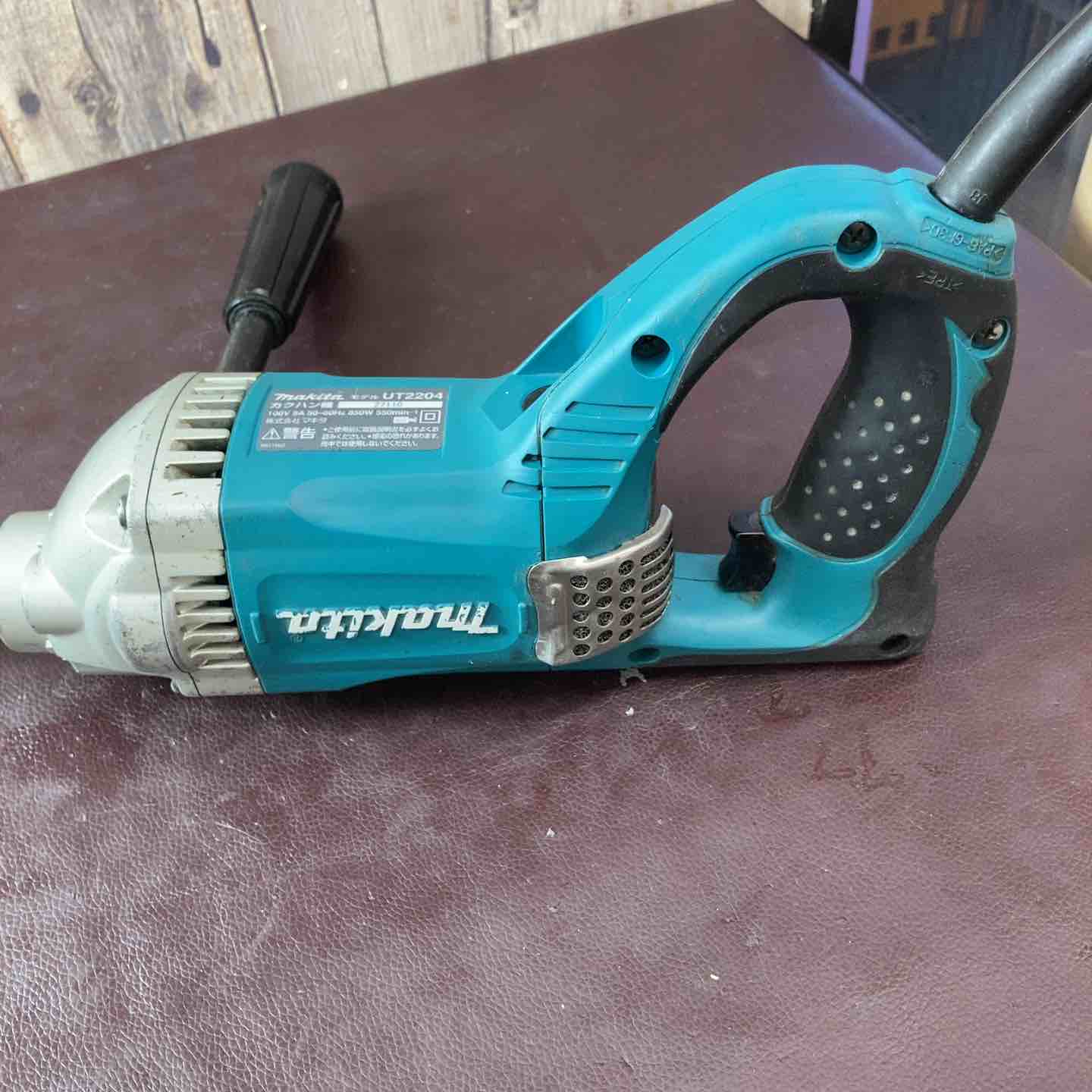 makita マキタ UT2204 カクハン機　100V【野田愛宕店】【店頭取引限定】【中古】管理番号：ITIV5Q54GDD8 makita マキタ UT2204 カクハン機 100V【野田愛宕店】【店頭取引限定