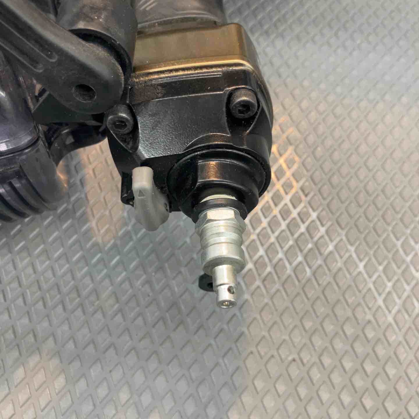 中古品】ハイコーキ(HIKOKI ※旧:日立工機) 高圧エア釘打ち機 NV75HRA(S