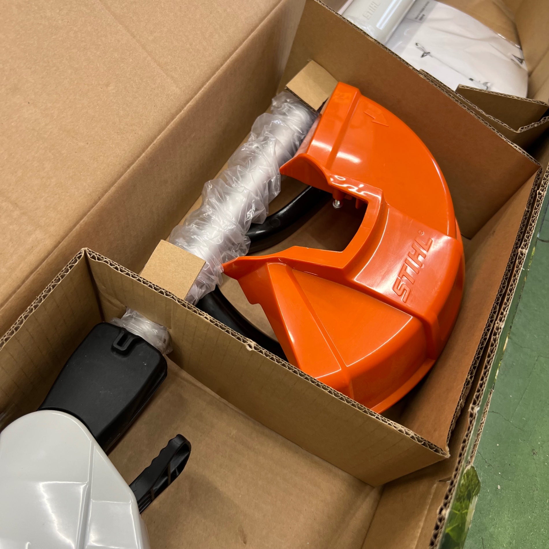 STIHL スチール FSA 45 バッテリー内臓 刈払機 店頭展示品【桶川店