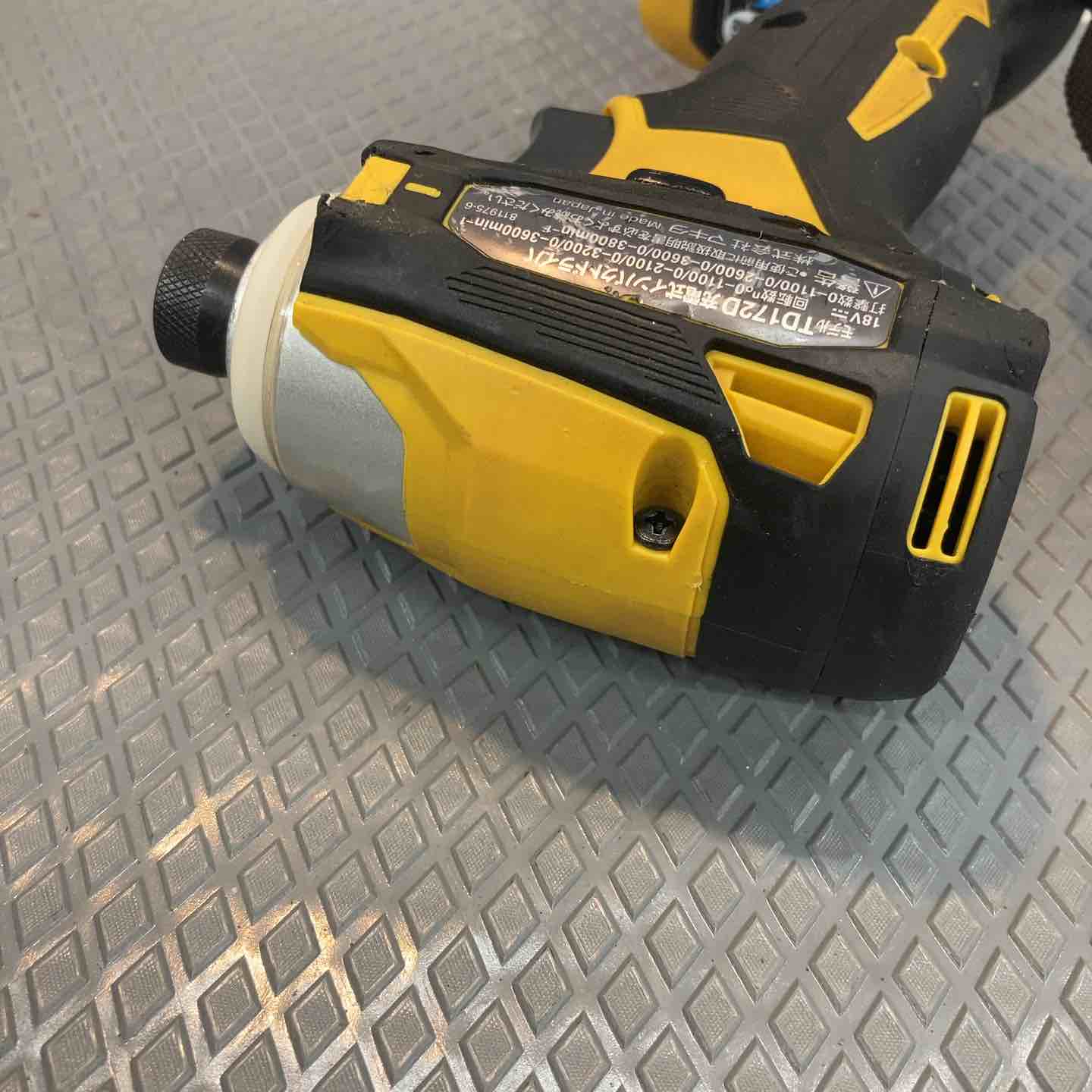 中古品 makita TD172DGXFY イエロー インパクトドライバー 18V 6.0Ah 