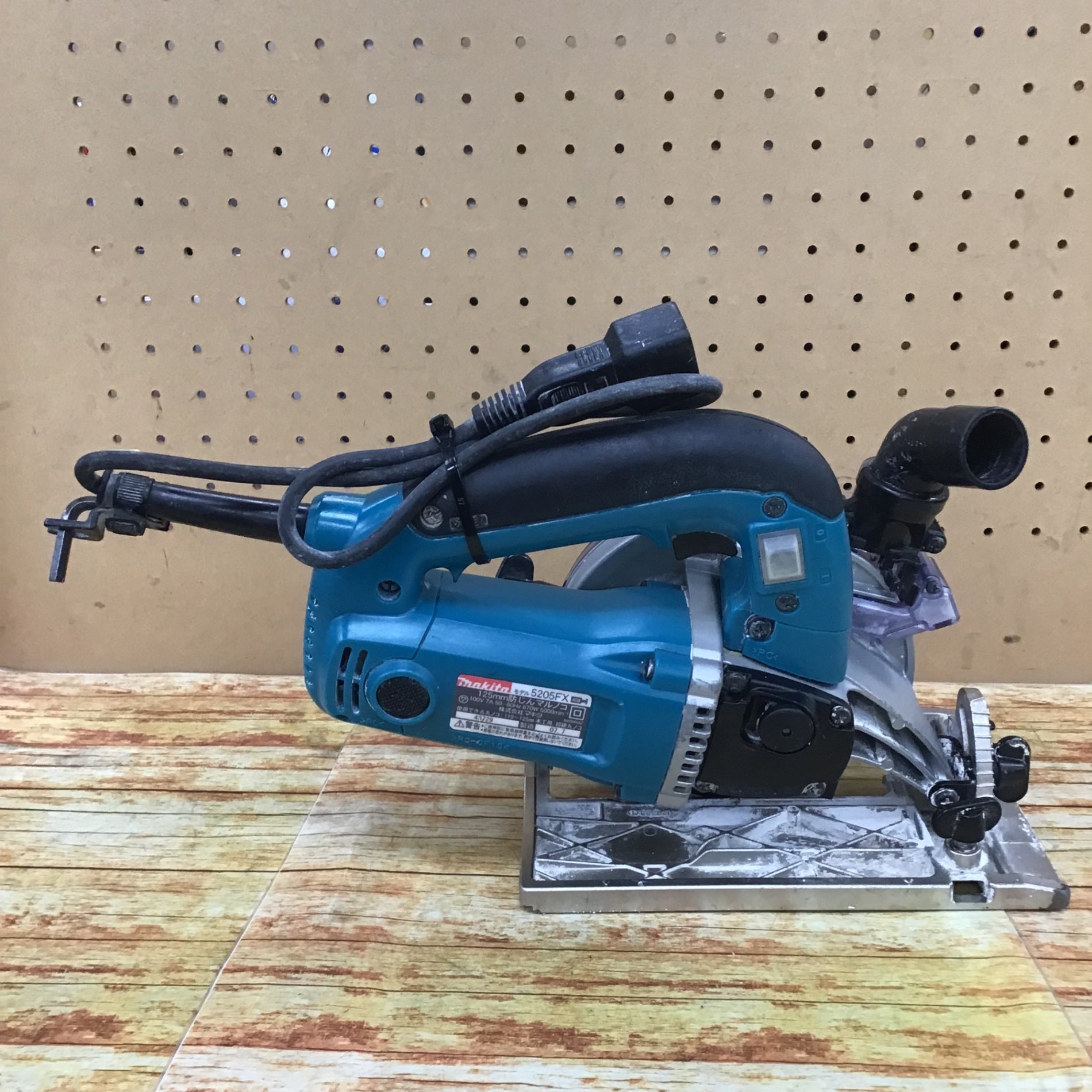 〇マキタ(makita) 防じん丸ノコ 5205FX【川崎店】 – アクトツールオンラインショップ 電動工具