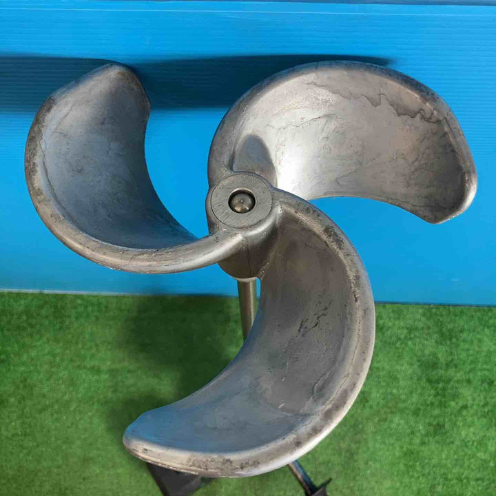 ★マキタ(makita) コードレスかくはん機 UT130DZ 18V5.0Ahバッテリー1個付き【岩槻店】